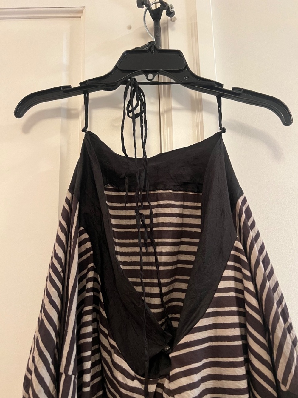 patterned halter balloon top - Picture 4 of 5